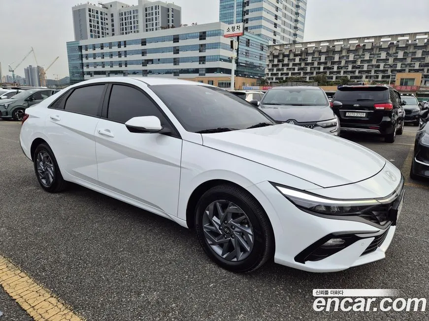 Hyundai AVANTE — фото 3