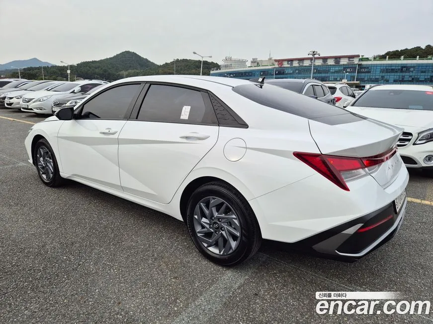 Hyundai AVANTE — фото 4