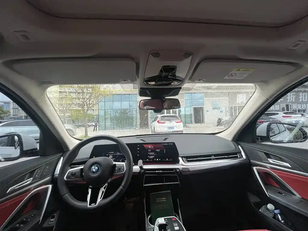 BMW iX1 2024 из CN, фото 6