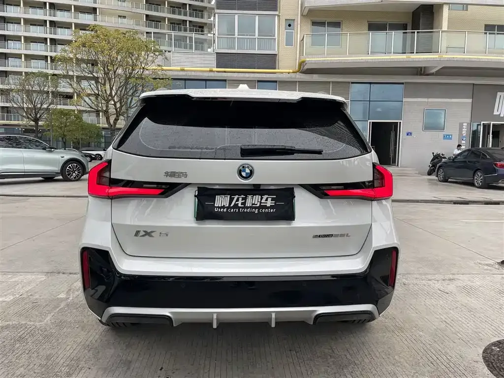 BMW iX1 2024 из CN, фото 8