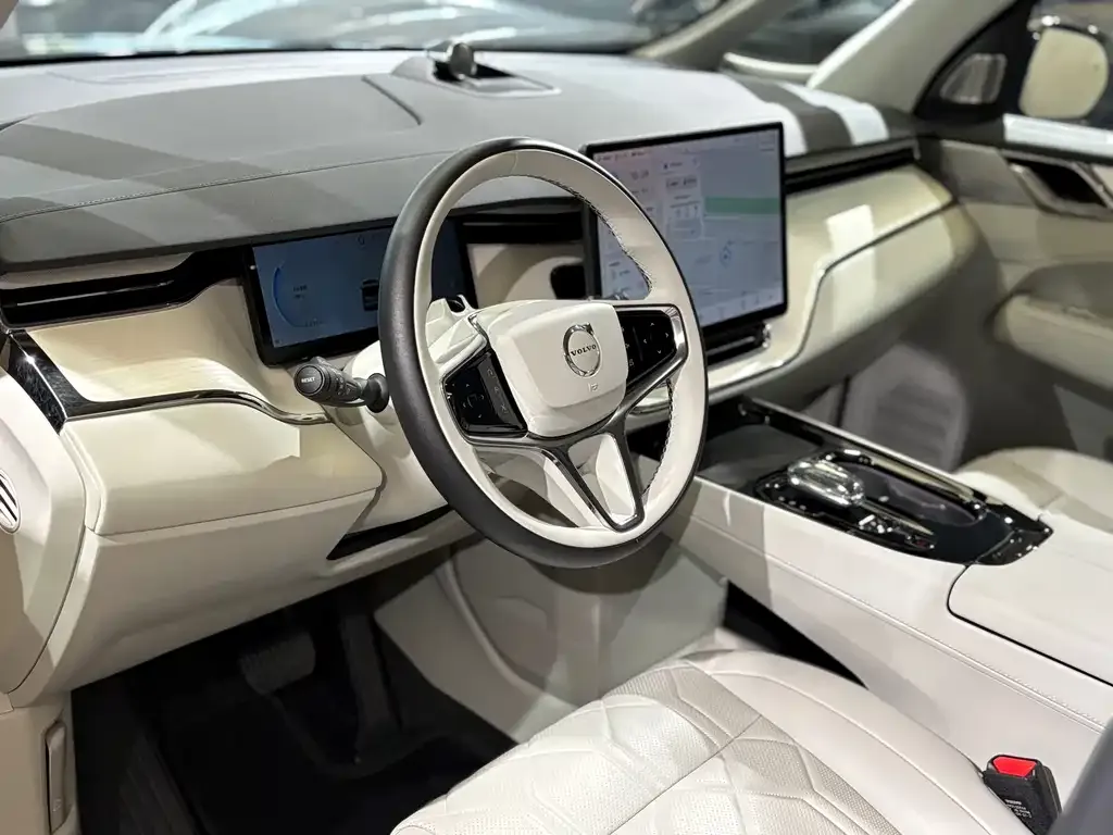 Volvo EM90 — фото 10
