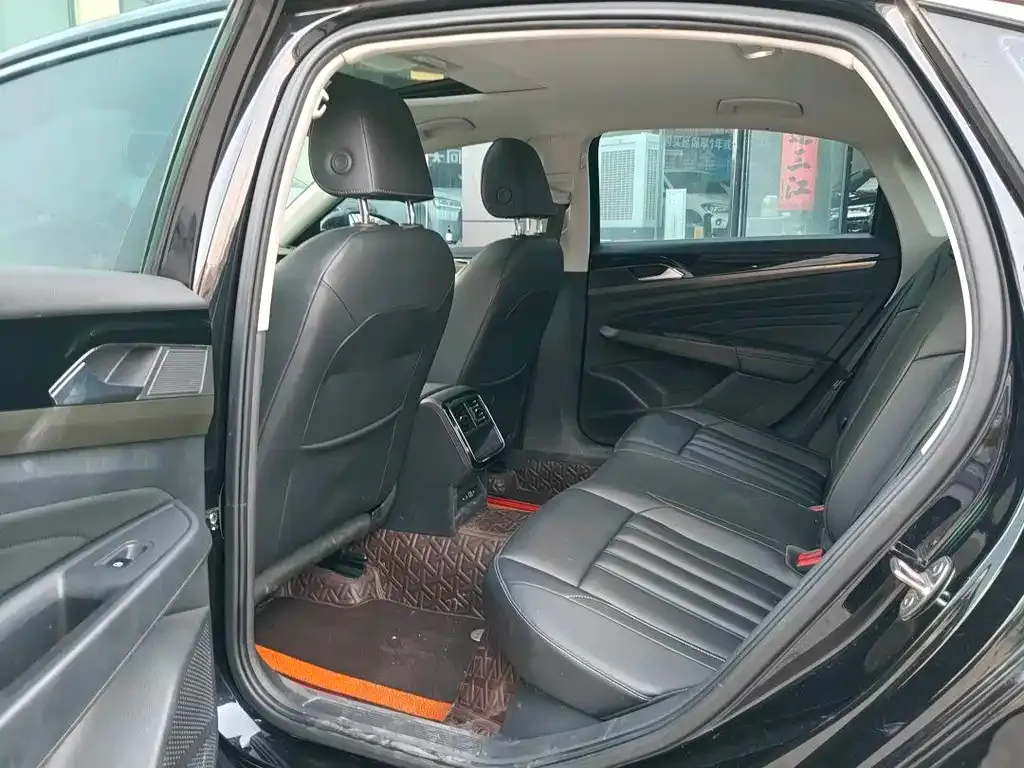 Volkswagen Passat 2022 из CN, фото 5