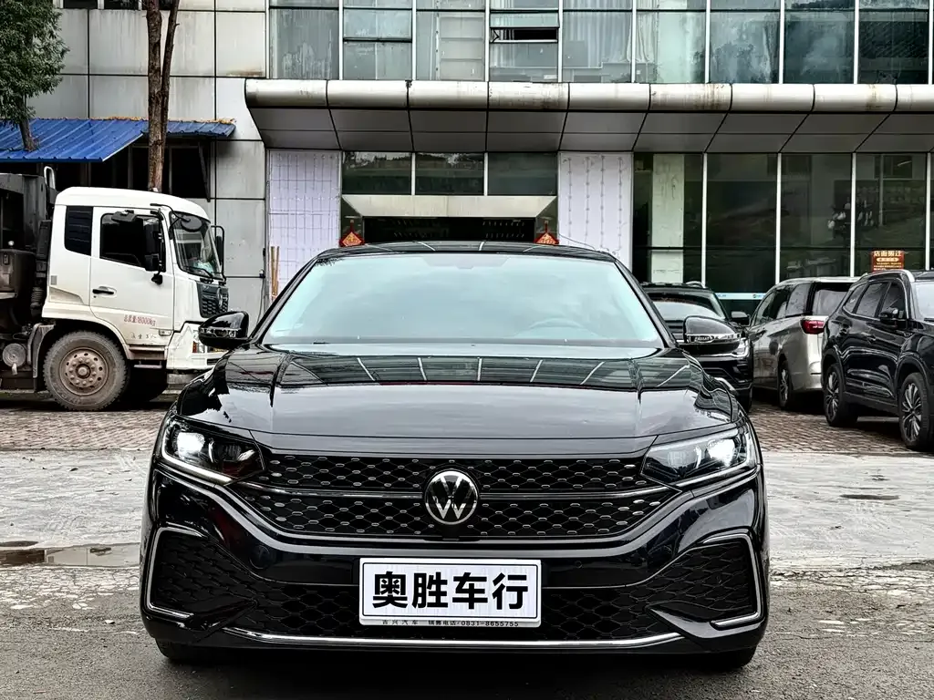 Volkswagen Passat 2024 из CN, фото 2