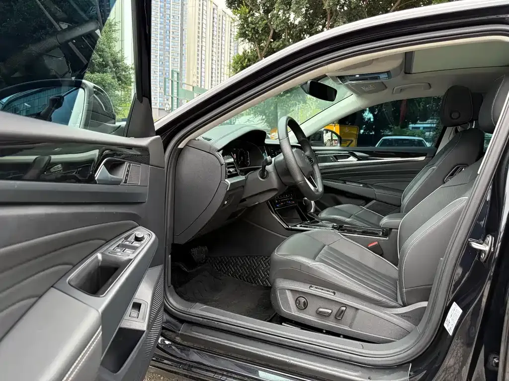 Volkswagen Passat 2024 из CN, фото 4