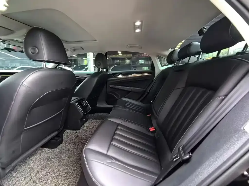 Volkswagen Passat 2022 из CN, фото 6