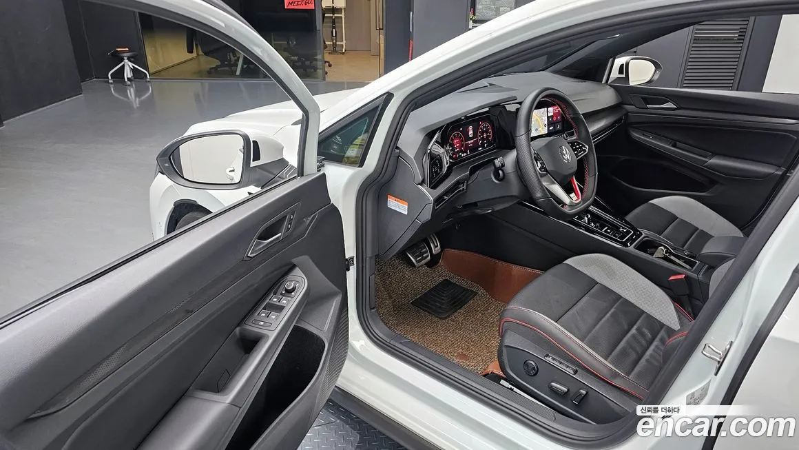 Volkswagen Golf 2024 из KR, фото 10