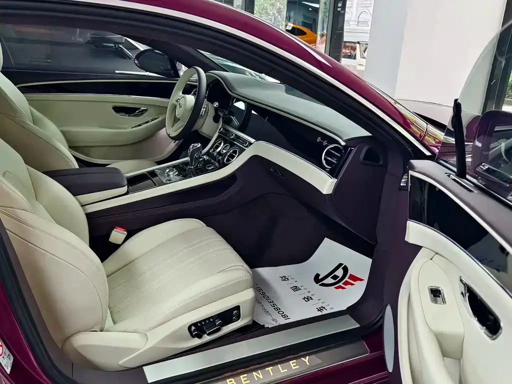 Bentley Continental 2024 из CN, фото 8