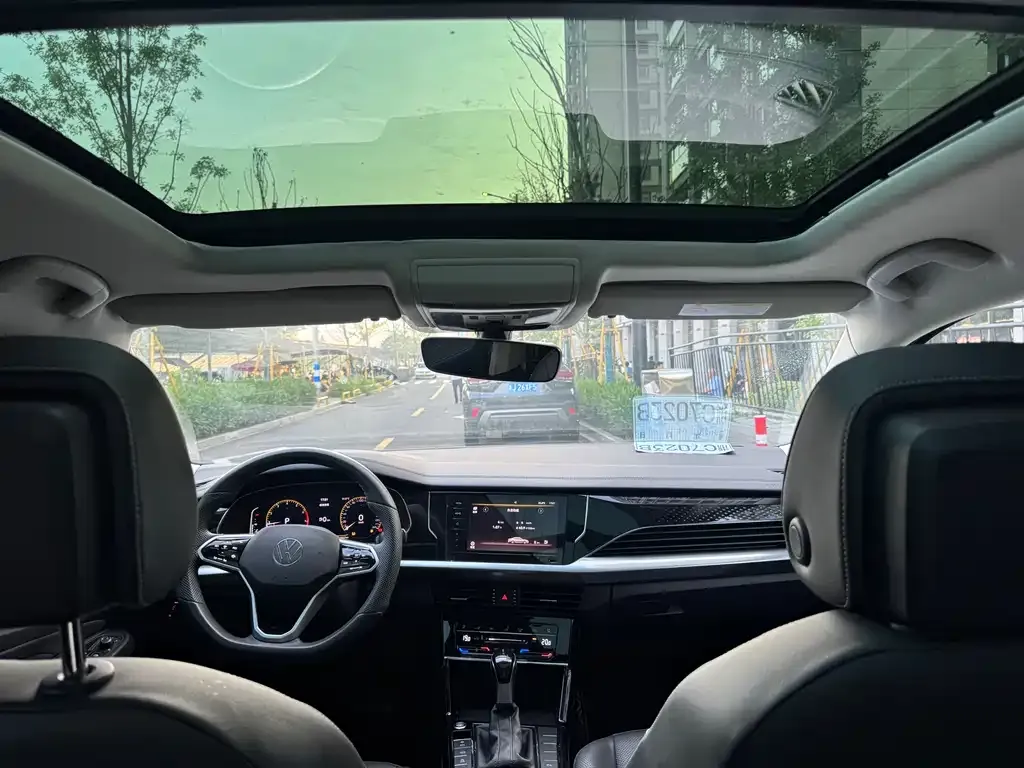 Volkswagen Passat 2023 из CN, фото 10