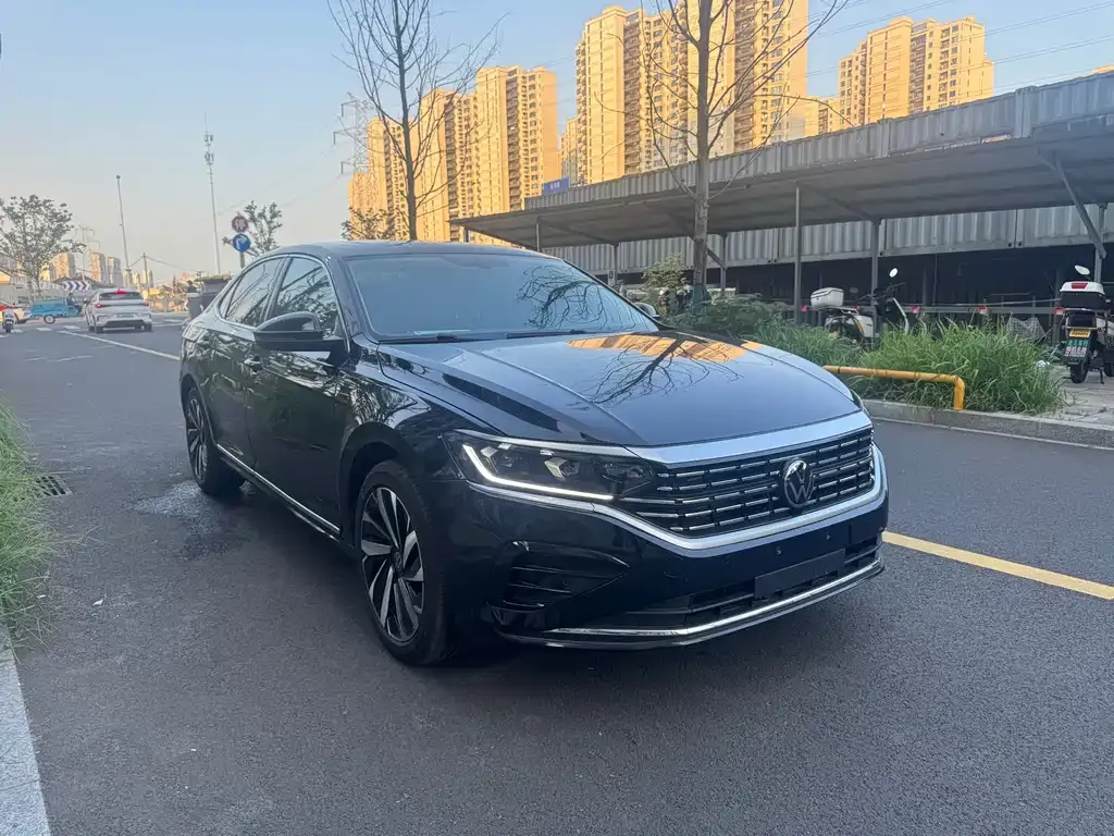 Volkswagen Passat 2023 из CN, фото 3