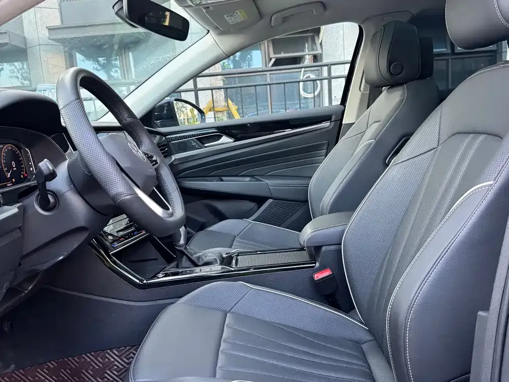 Volkswagen Passat 2023 из CN, фото 6