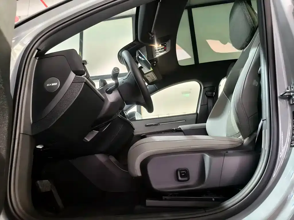 Volvo EX30 2025 из CN, фото 8