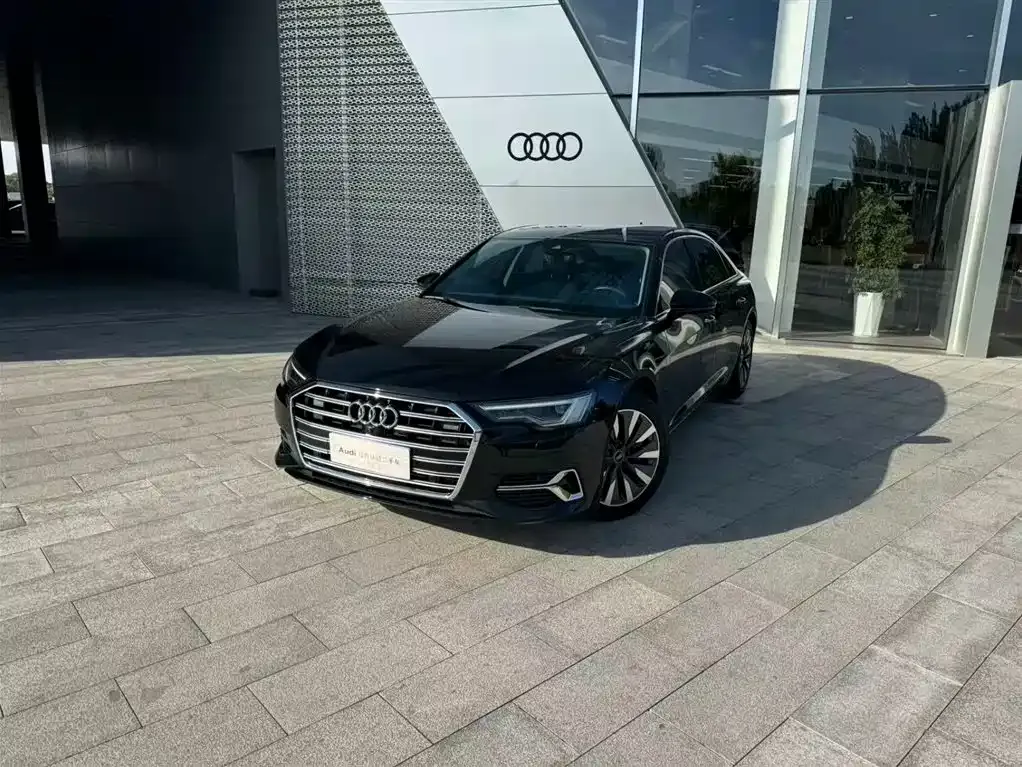 Audi A6L — фото 1