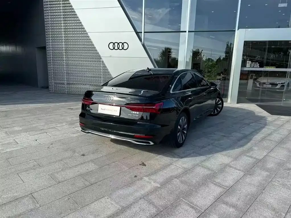 Audi A6L — фото 5