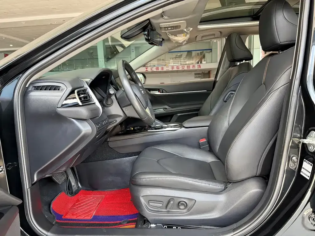 Toyota Camry 2021 из CN, фото 7