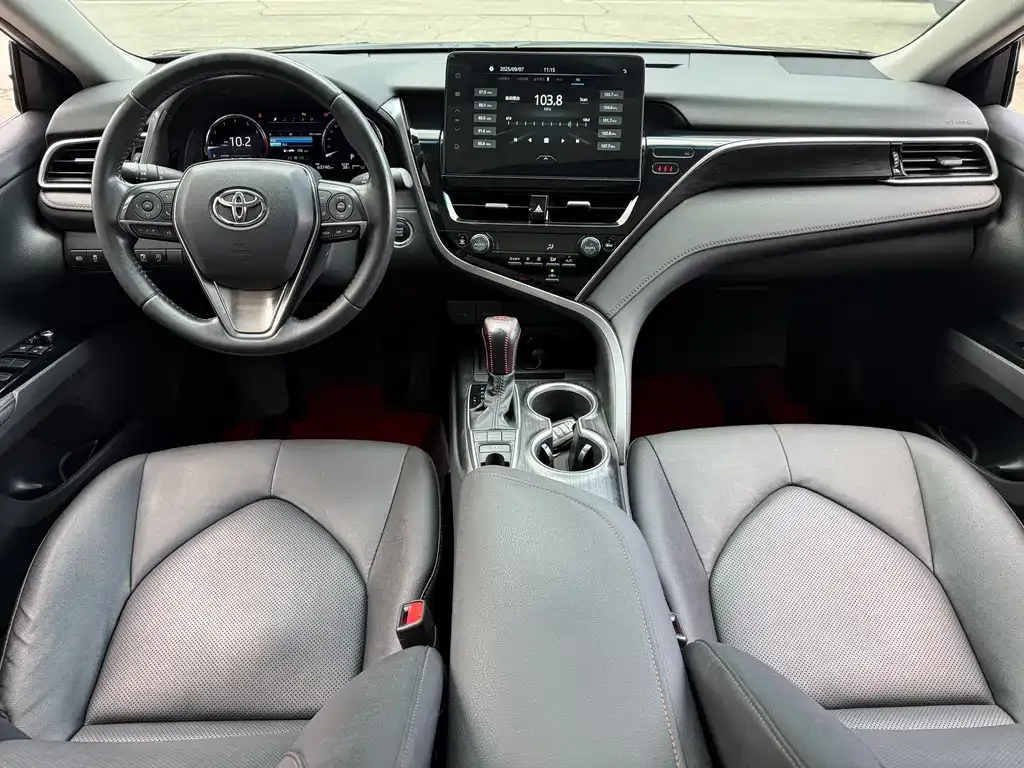 Toyota Camry 2021 из CN, фото 8