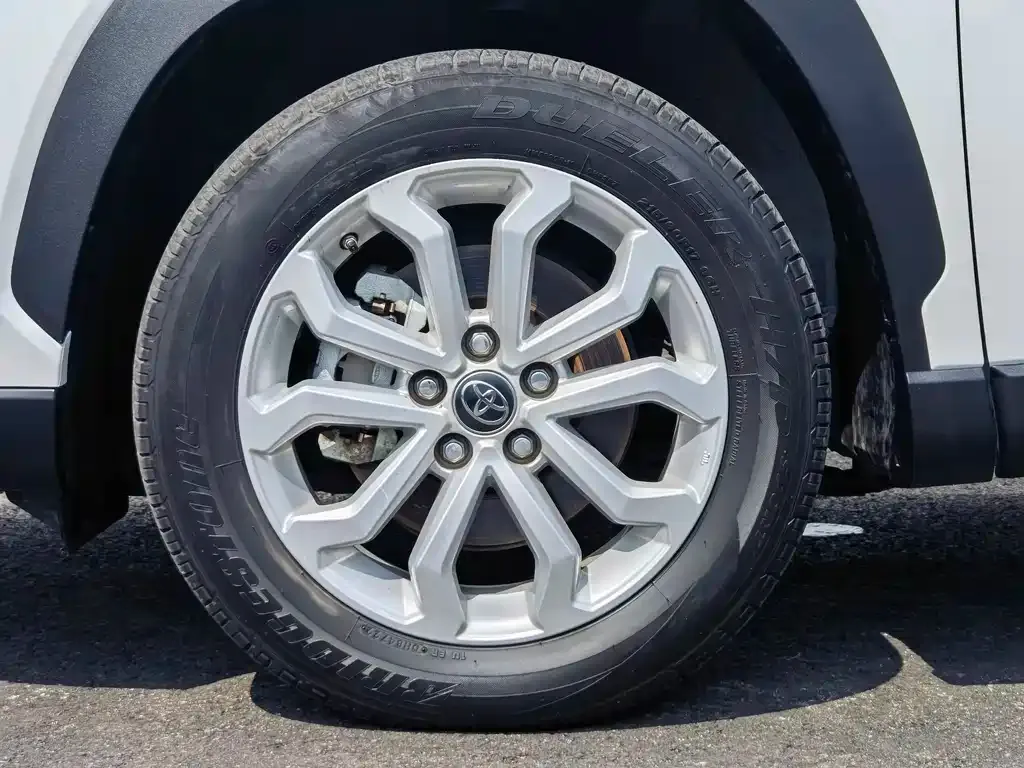 Toyota Frontlander 2023 из CN, фото 10