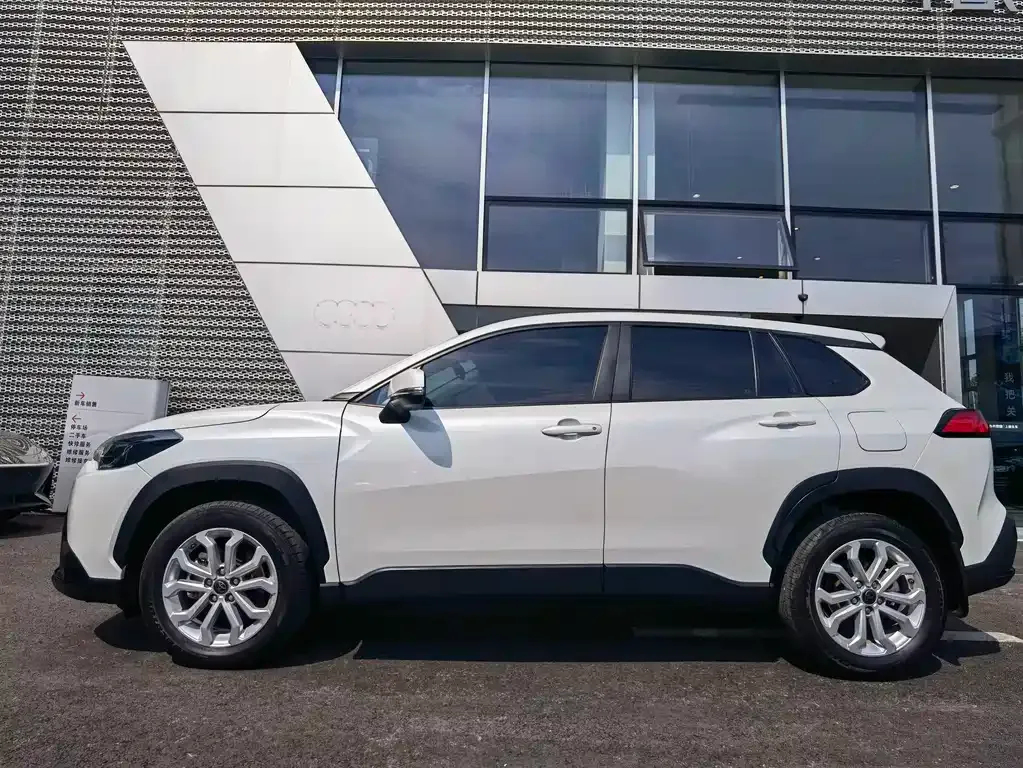 Toyota Frontlander 2023 из CN, фото 4
