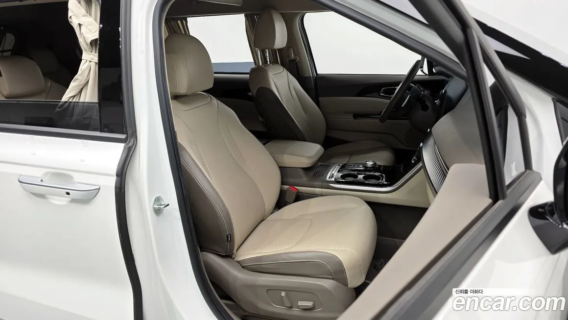 Kia Carnival — фото 10