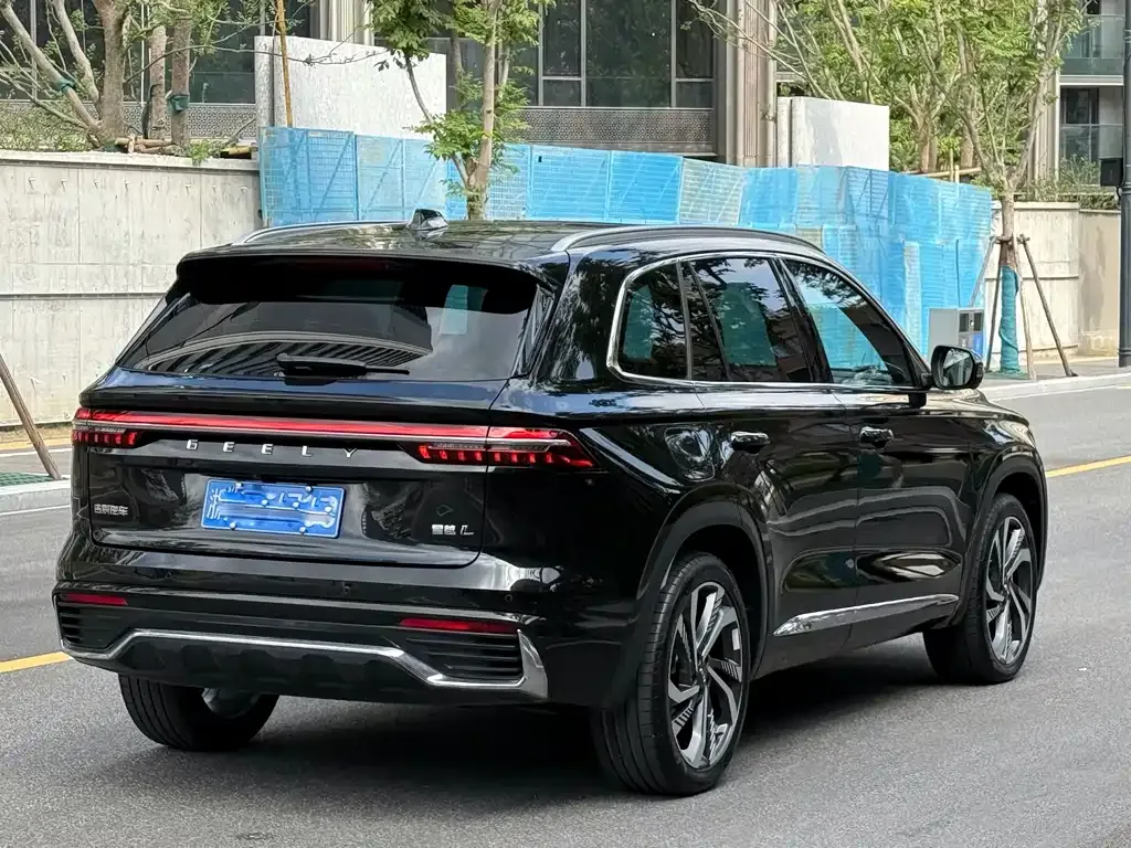 Geely Xingyue L — фото 3