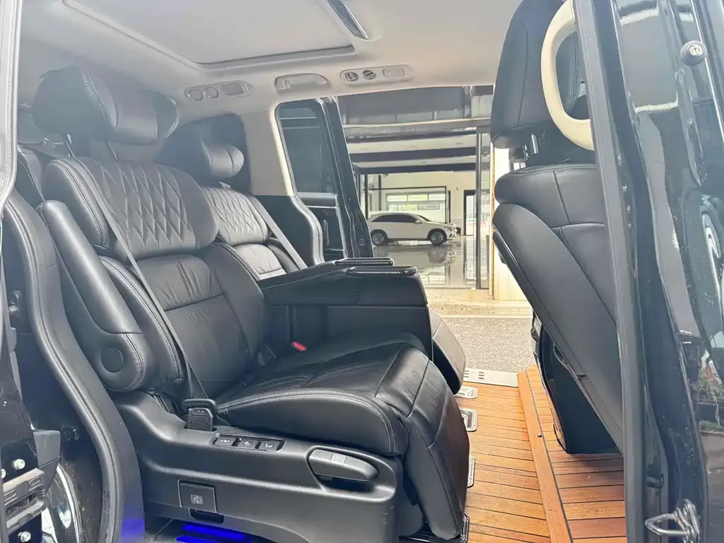 Honda Elysion 2021 из CN, фото 5