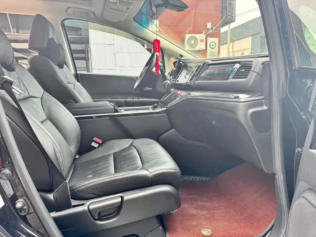 Honda Elysion 2021 из CN, фото 6