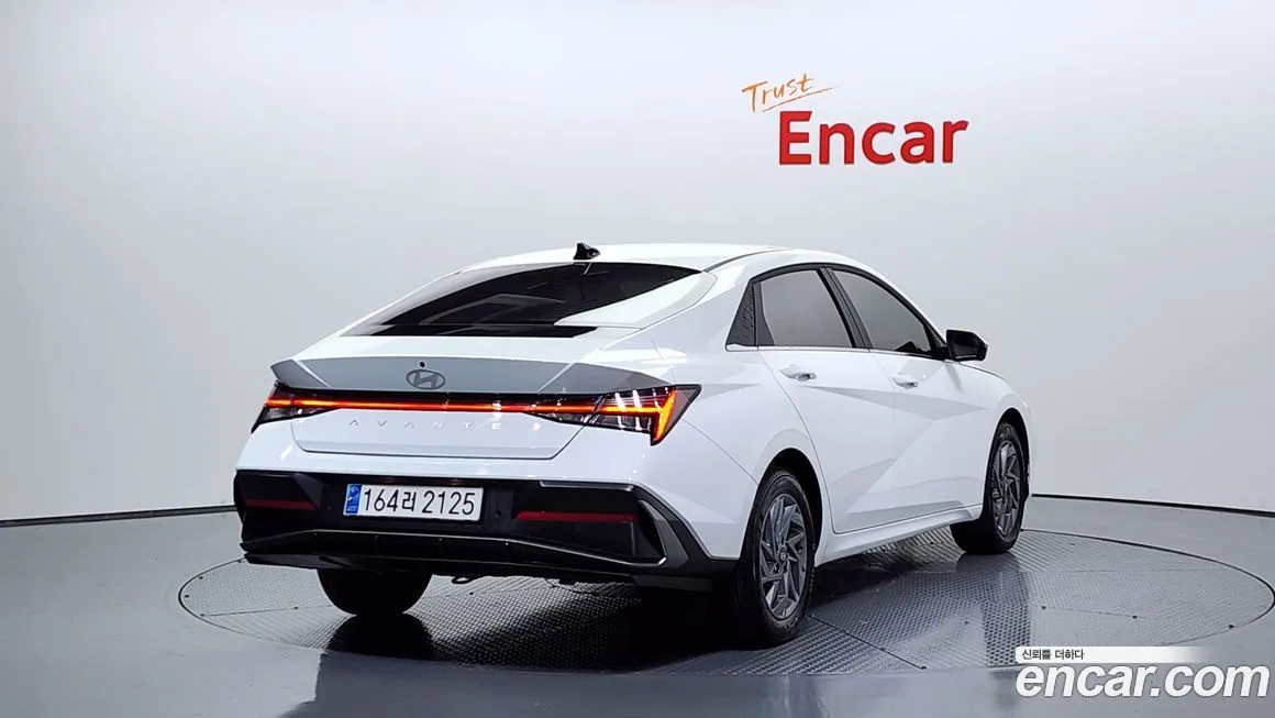 Hyundai AVANTE — фото 2