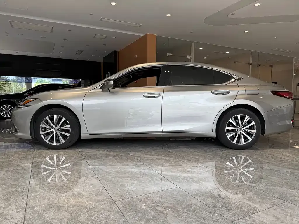 Lexus ES — фото 3