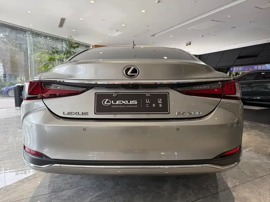 Lexus ES — фото 7