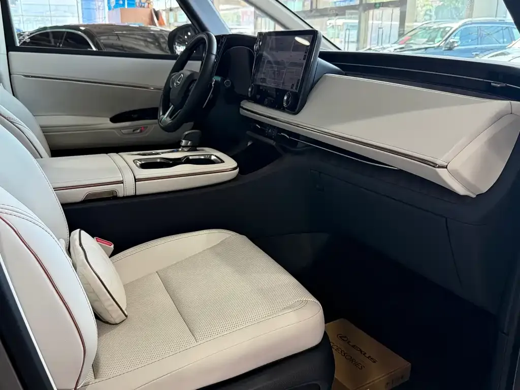 Lexus LM 2024 из CN, фото 9