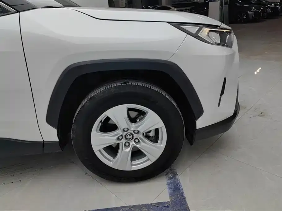Toyota RAV4 2024 из CN, фото 6