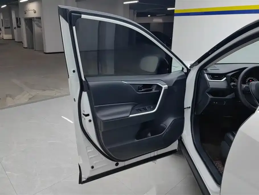 Toyota RAV4 2024 из CN, фото 7