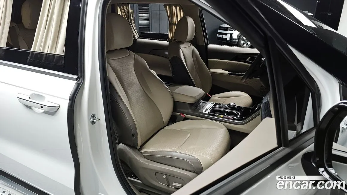 Kia Carnival — фото 10