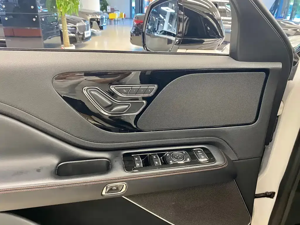 Lincoln Aviator 2021 из CN, фото 9