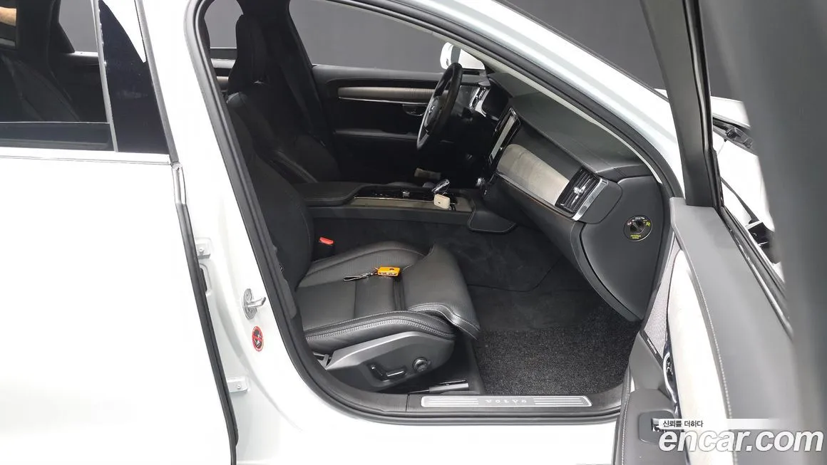 Volvo S90 2025 из KR, фото 10