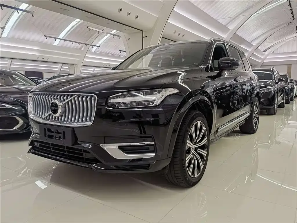 Volvo XC90 — фото 1