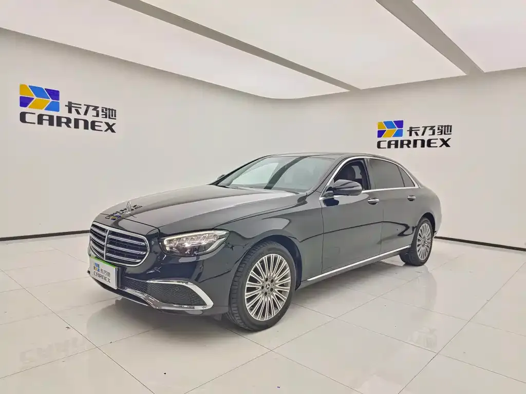 Mercedes-Benz E-Class — фото 1