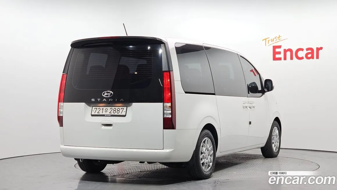 Hyundai Staria — фото 2