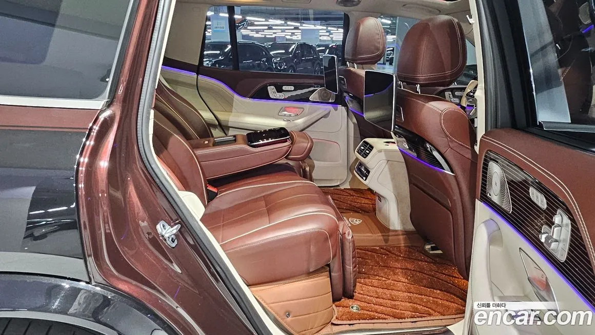 Mercedes-Benz GLS-Class — фото 9