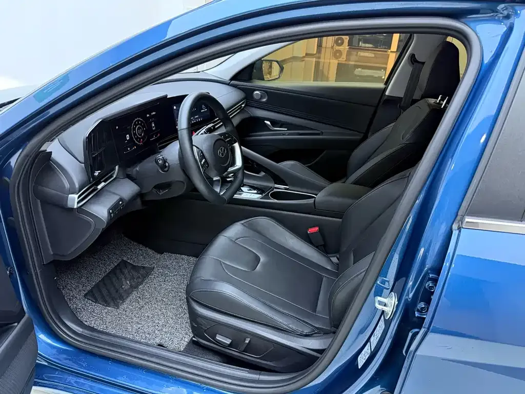 Hyundai Elantra — фото 8