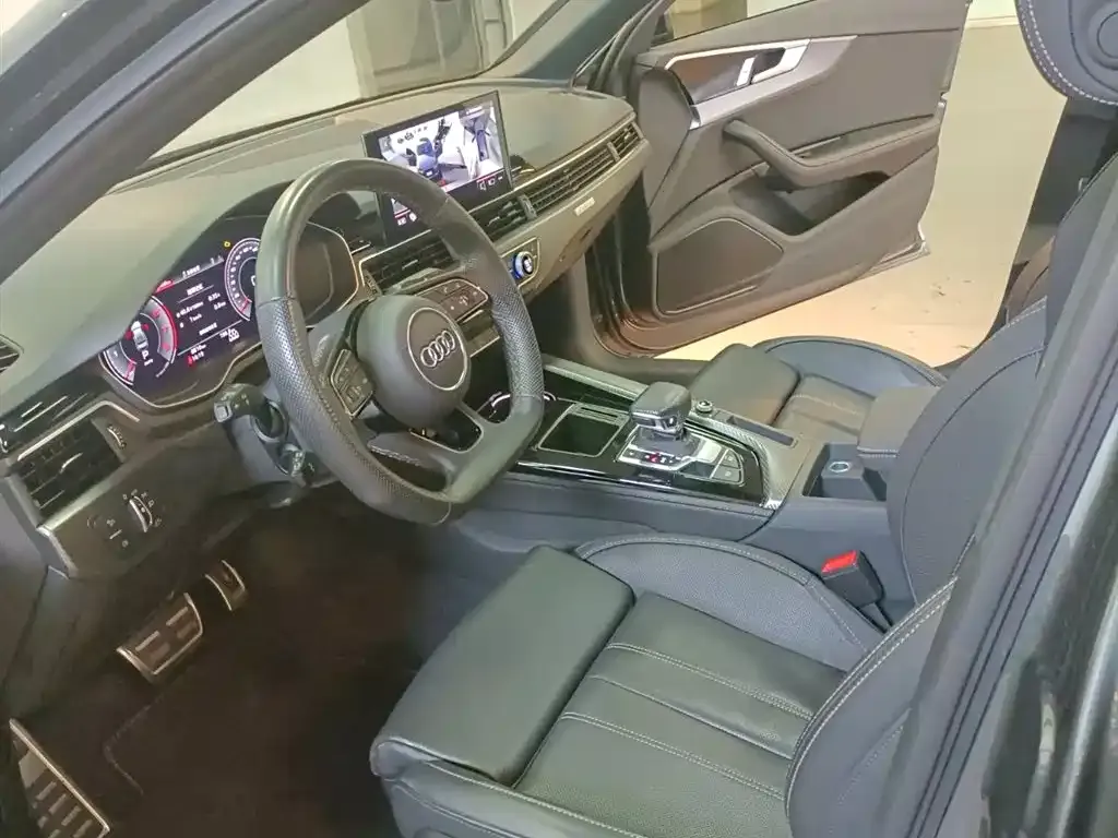 Audi A4L 2024 из CN, фото 8