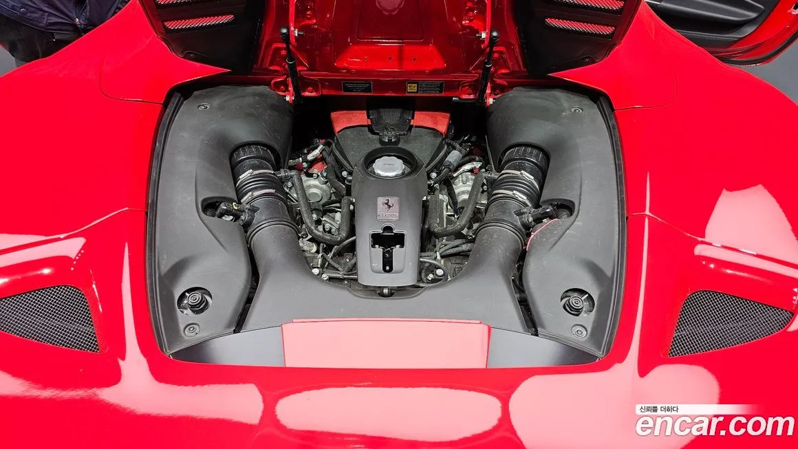 Ferrari F8 — фото 6