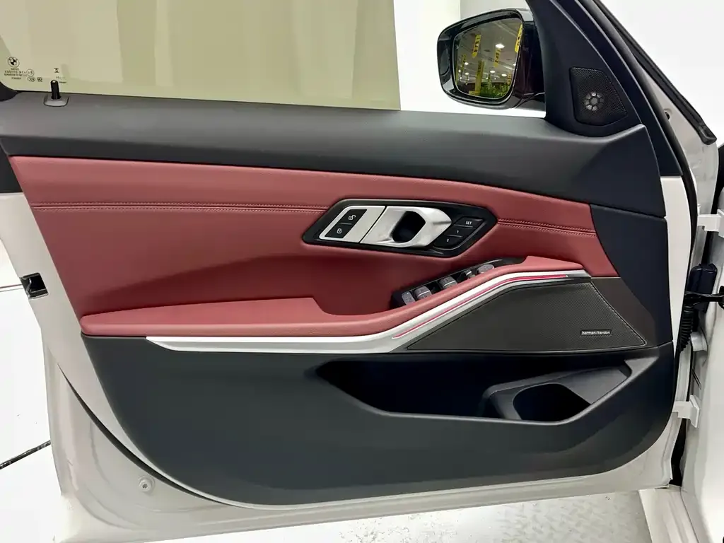 BMW 3 Series 2024 из CN, фото 7