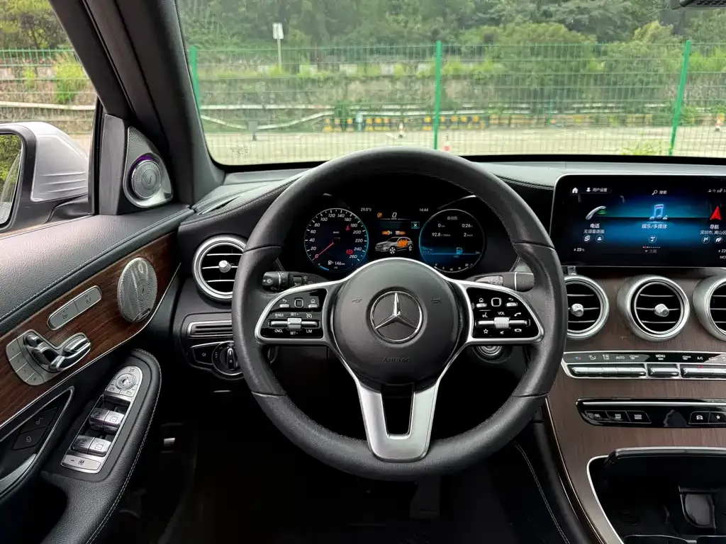 Mercedes-Benz GLC — фото 10