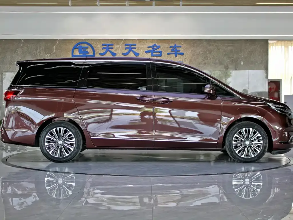 Buick GL8 2023 из CN, фото 6