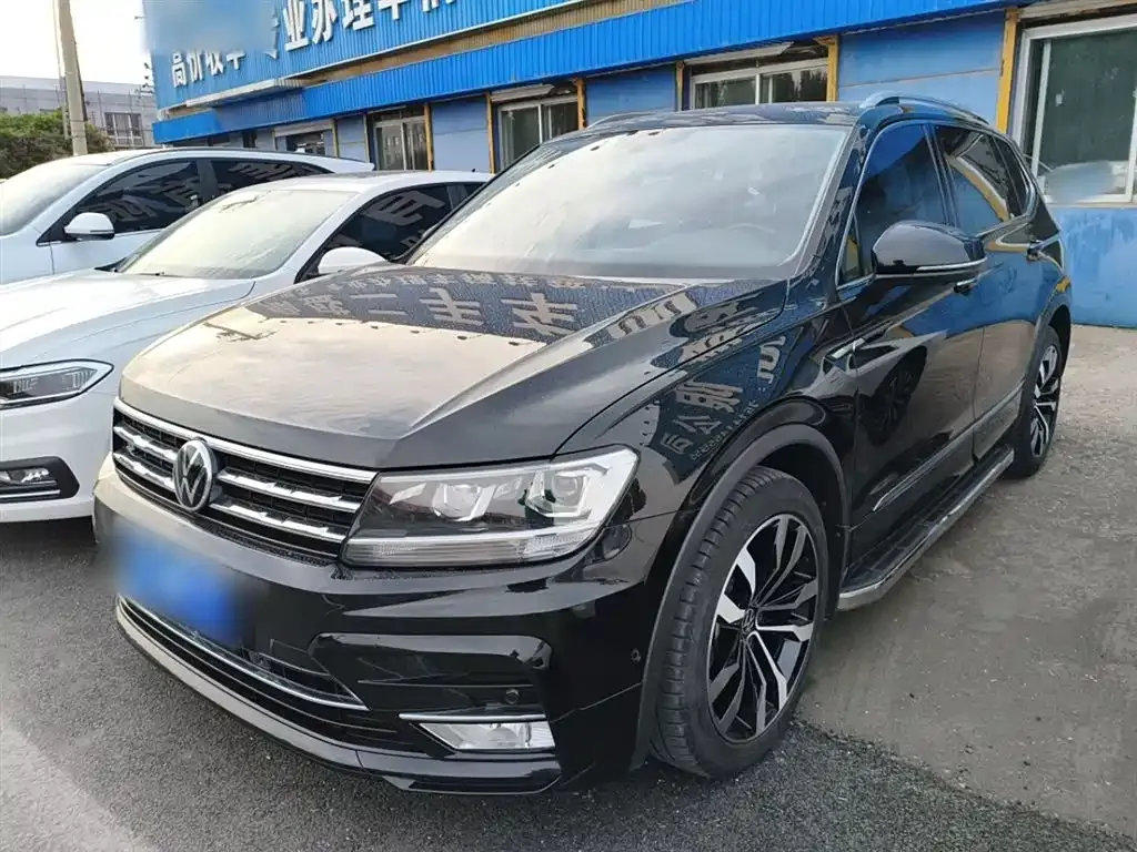 Volkswagen Tiguan L — фото 2