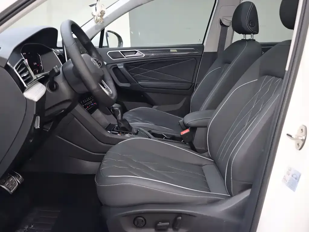 Volkswagen Tiguan L 2022 из CN, фото 4