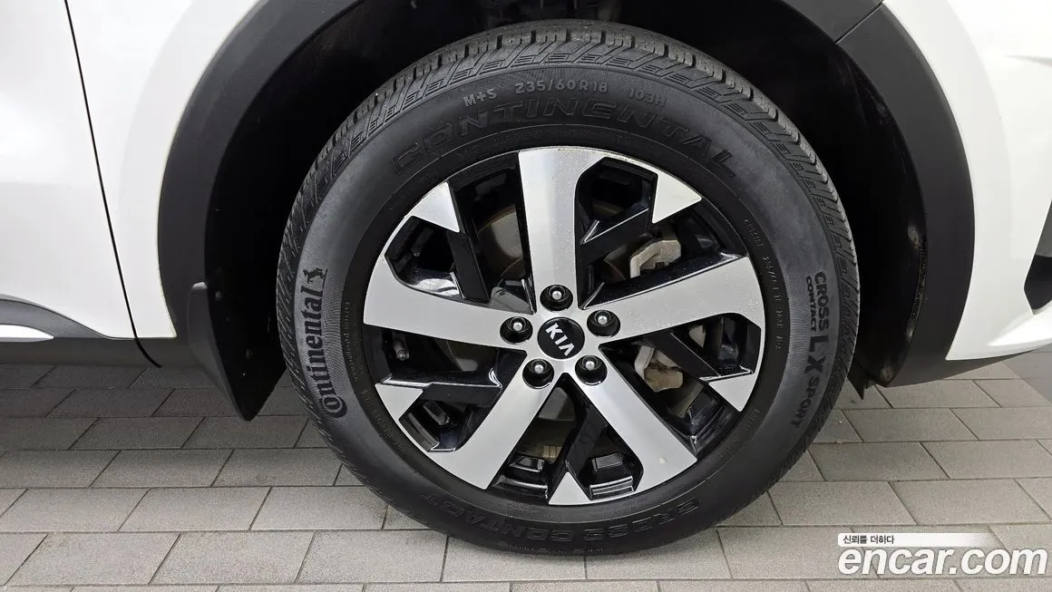 Kia Sorento — фото 5