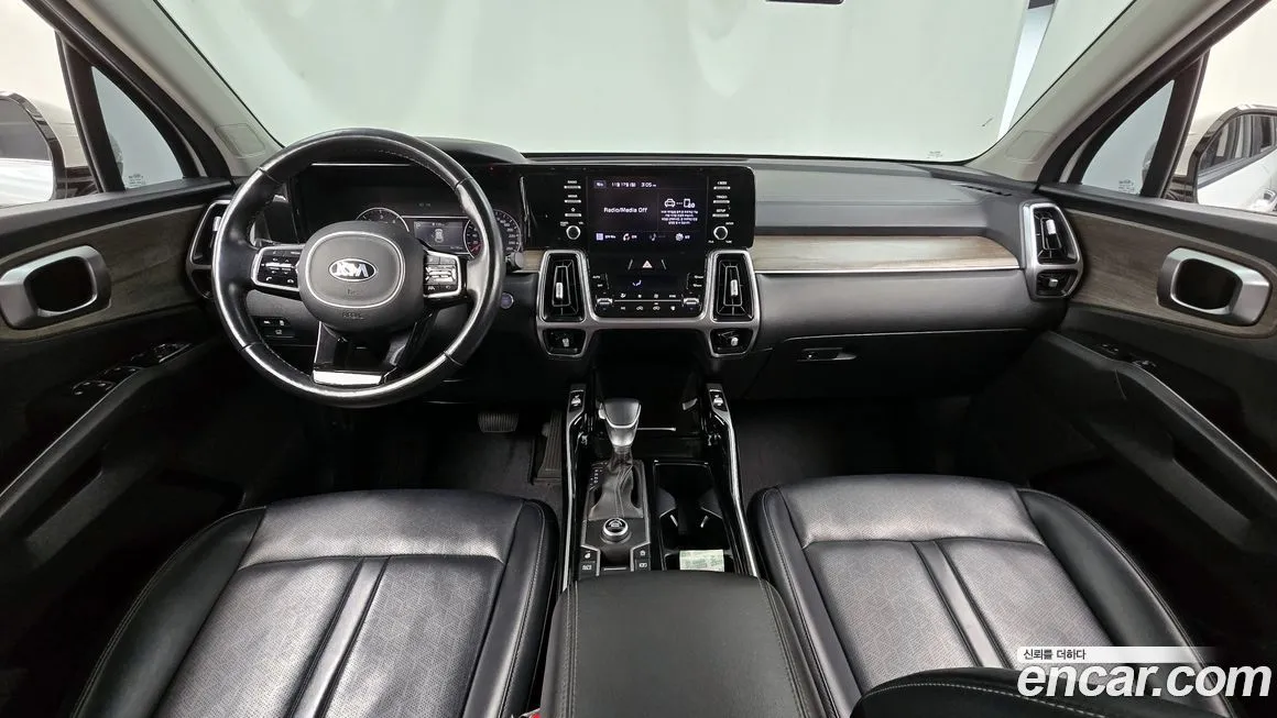 Kia Sorento — фото 7