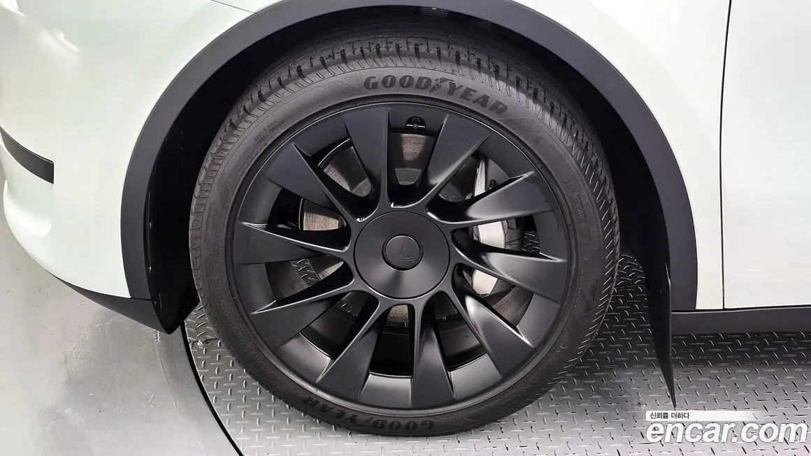 Tesla Model Y 2023 из KR, фото 5