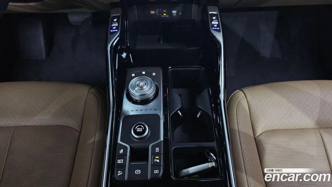 Kia Sorento — фото 9